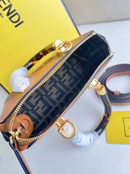 handbags FENDI 8BS067 size:20.5*12*9cm