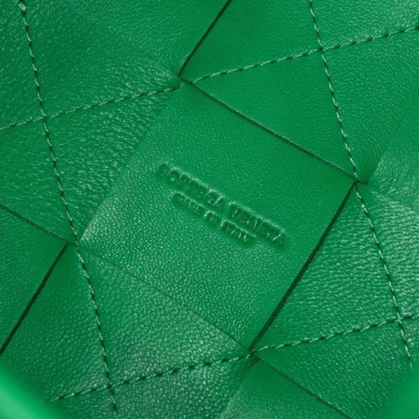  Handbags Bottega Veneta 6612 size:19 cm