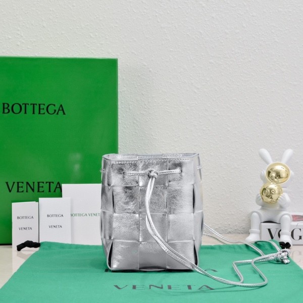  Handbags Bottega Veneta 6612 size:19 cm