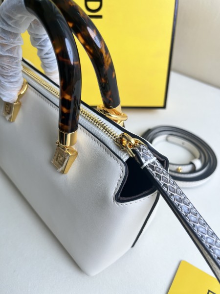 handbags FENDI 8BS067 size:20.5*12*9cm