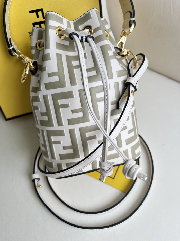 handbags FENDI 226 size:12*18*10cm