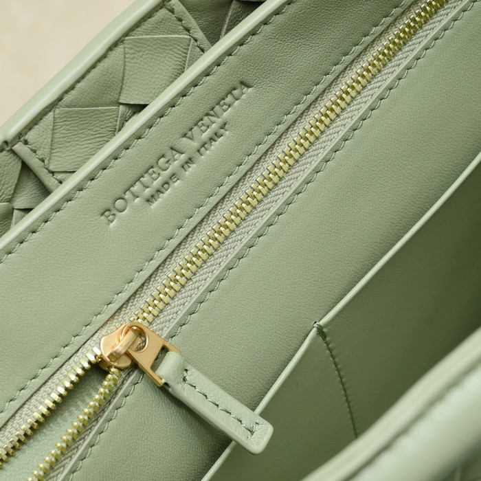  Handbags Bottega Veneta BvWallace 7748# size:22x13x9.5 cm