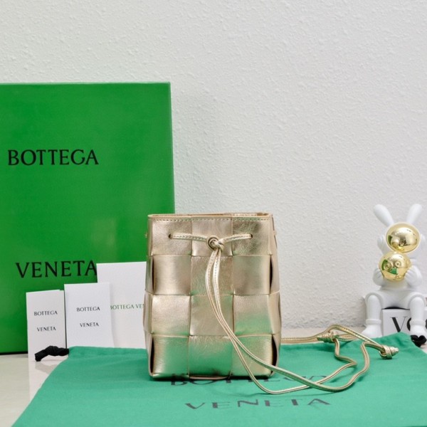  Handbags Bottega Veneta 6612 size:19 cm