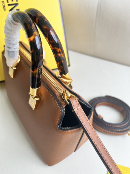 handbags FENDI 8BS067 size:20.5*12*9cm