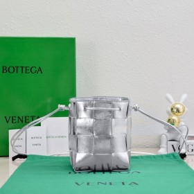  Handbags Bottega Veneta 6612 size:19 cm