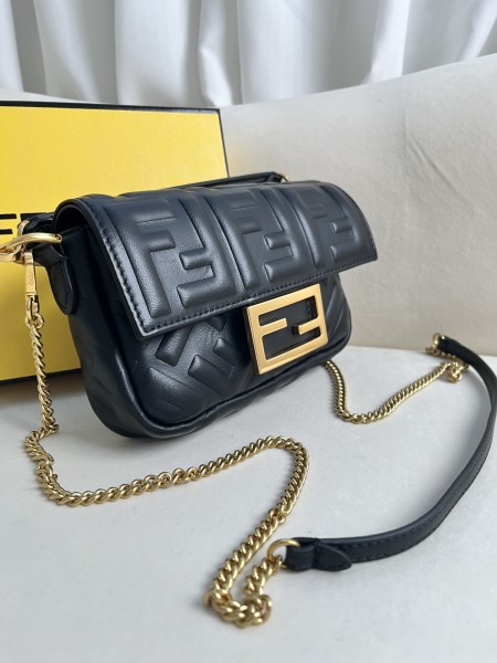 handbags FENDI 212 size:19*11.5*4cm