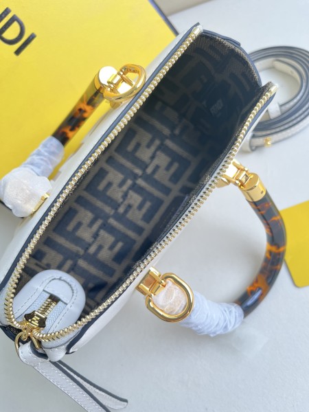 handbags FENDI 8BS067 size:20.5*12*9cm