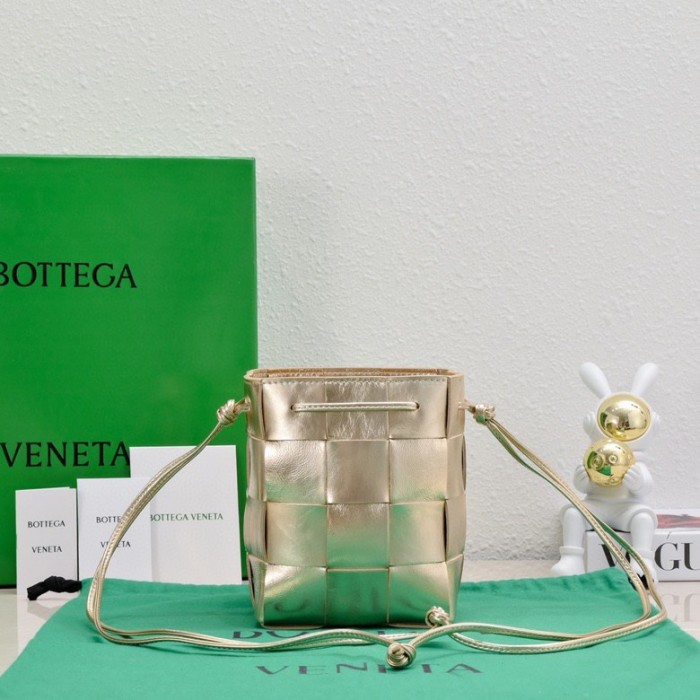  Handbags Bottega Veneta 6612 size:19 cm