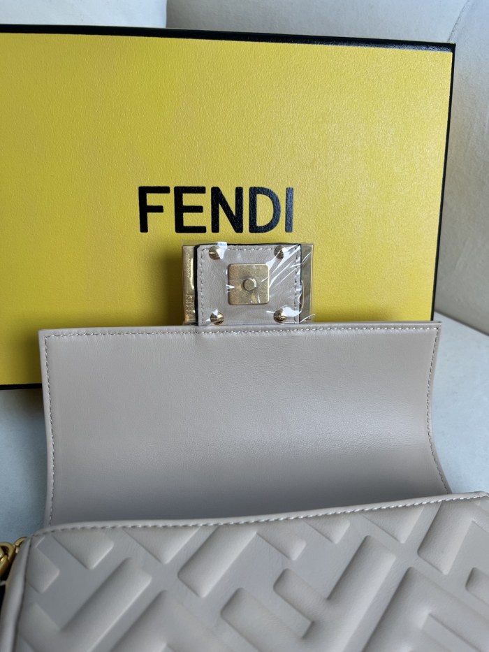 handbags FENDI 212 size:19*11.5*4cm