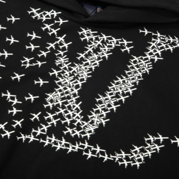 Clothes LOUIS VUITTON 927