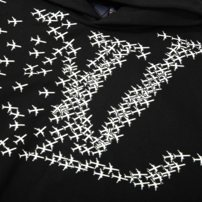 Clothes LOUIS VUITTON 927