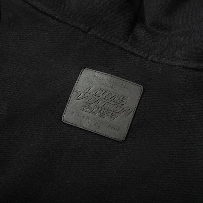 Clothes LOUIS VUITTON 927