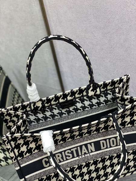  Handbags Dior Book Tote 8001 size:36*18*28 cm