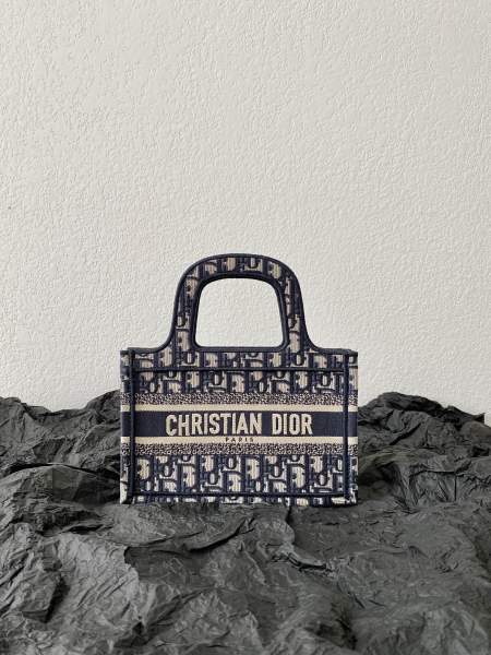  Handbags Dior Book Tote 8001 size:23*17*11 cm
