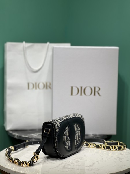  Handbags  Dior Signature  size：21*6*12 cm