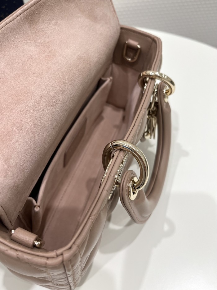  Handbags Dior 9240 size：22*6*12 cm