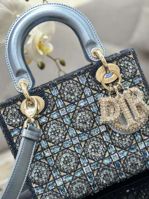  Handbags Lady Dior M0538 size:20*16.5*8 cm