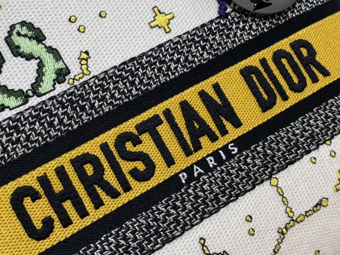  Handbags Lady Dior 6605 size：24*12*20 cm