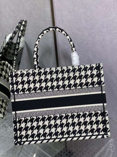 Handbags Dior Book Tote 8001 size:36*18*28 cm