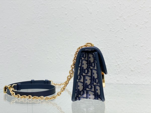  Handbags 𝐃!𝐨𝐫 𝐌𝐨𝐧𝐭𝐚𝐢𝐠𝐧𝐞 9207 size：21.5*12*6 cm