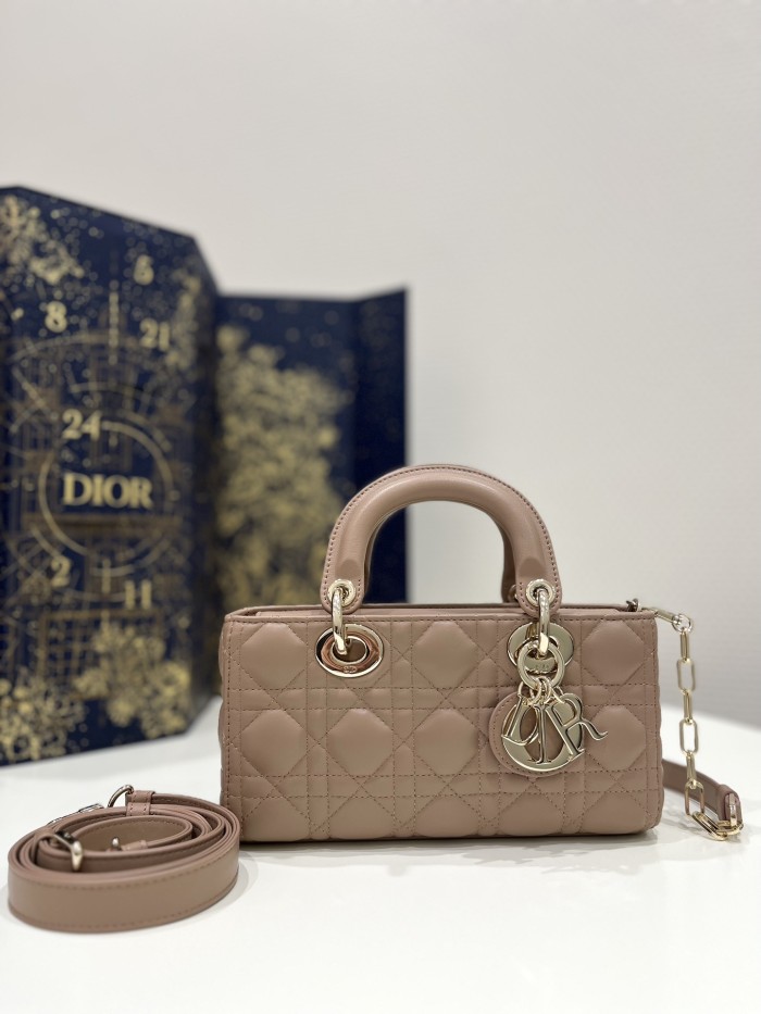  Handbags Dior 9240 size：22*6*12 cm