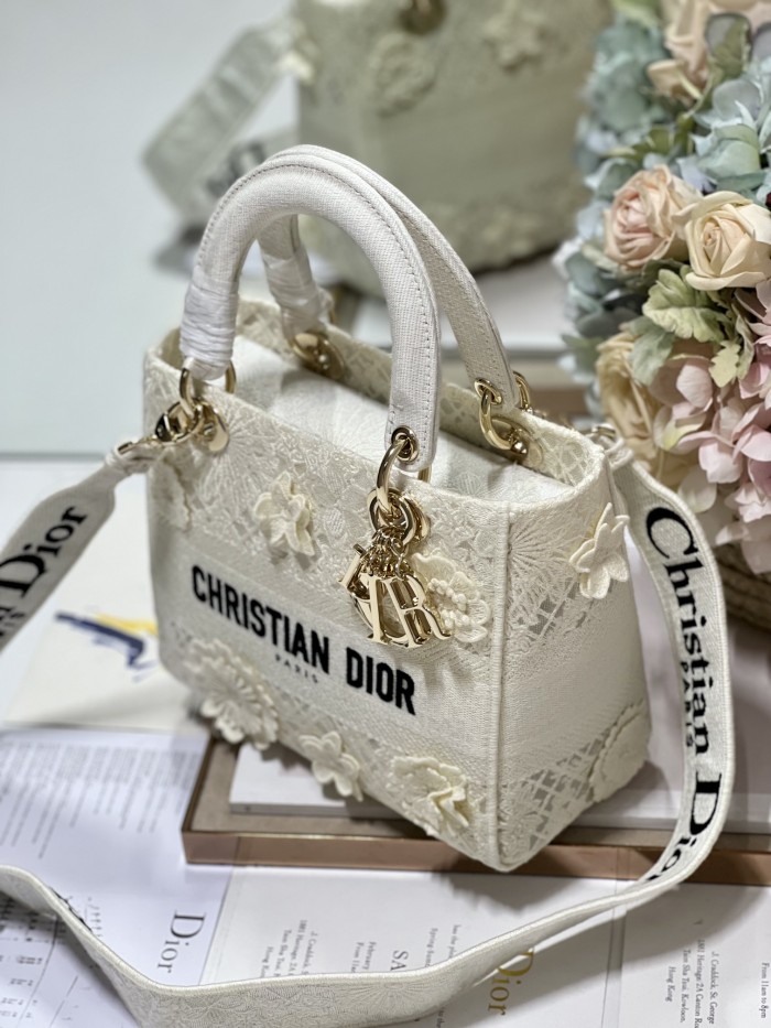 Handbags Dior 9207 size：24*20*11 cm