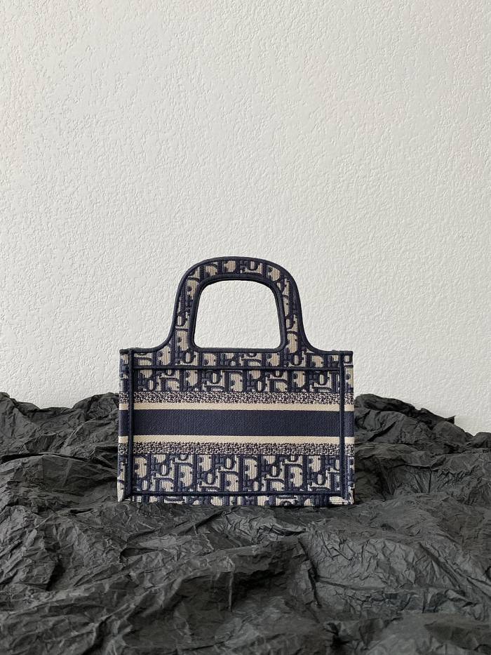  Handbags Dior Book Tote 8001 size:23*17*11 cm