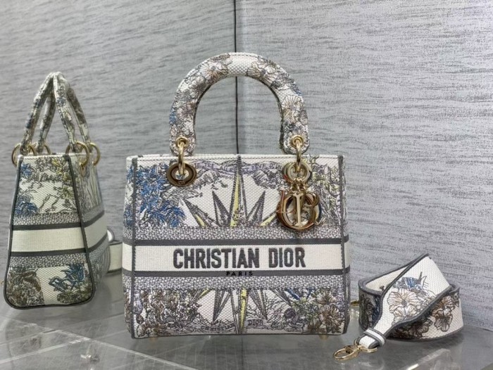  Handbags Lady Dior 6605 size：24*20*11 cm