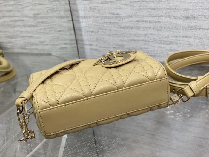  Handbags  Dior 9230 size：16*5.5*10 cm