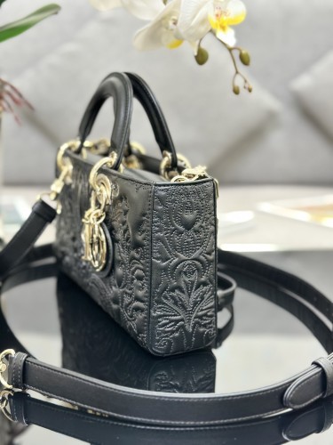  Handbags Lady Dior M0540 size:22*13.5*5 cm