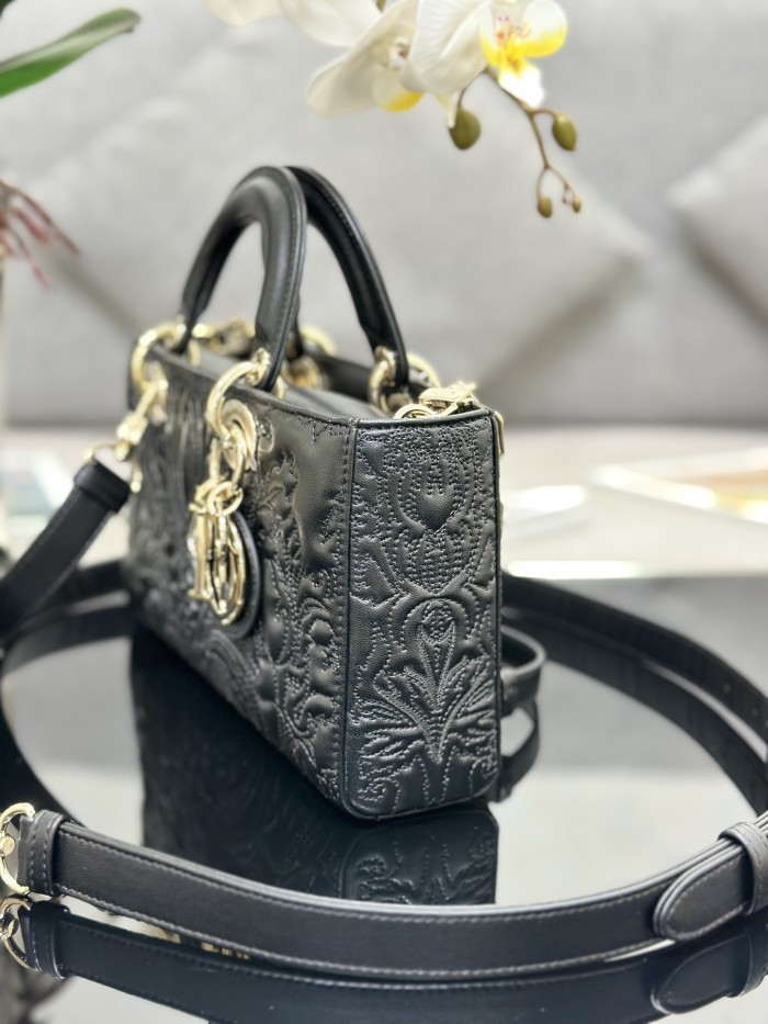  Handbags Lady Dior M0540 size:22*13.5*5 cm