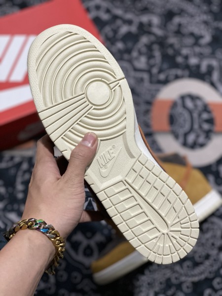 Nike Dunk High PRM Dark Russet