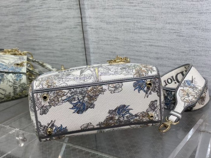  Handbags Lady Dior 6605 size：24*20*11 cm