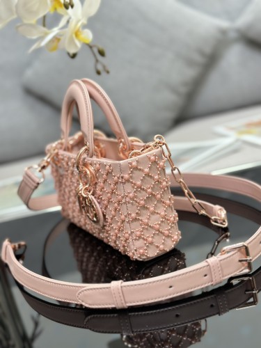  Handbags Lady Dior M0613 size:22*12*6 cm