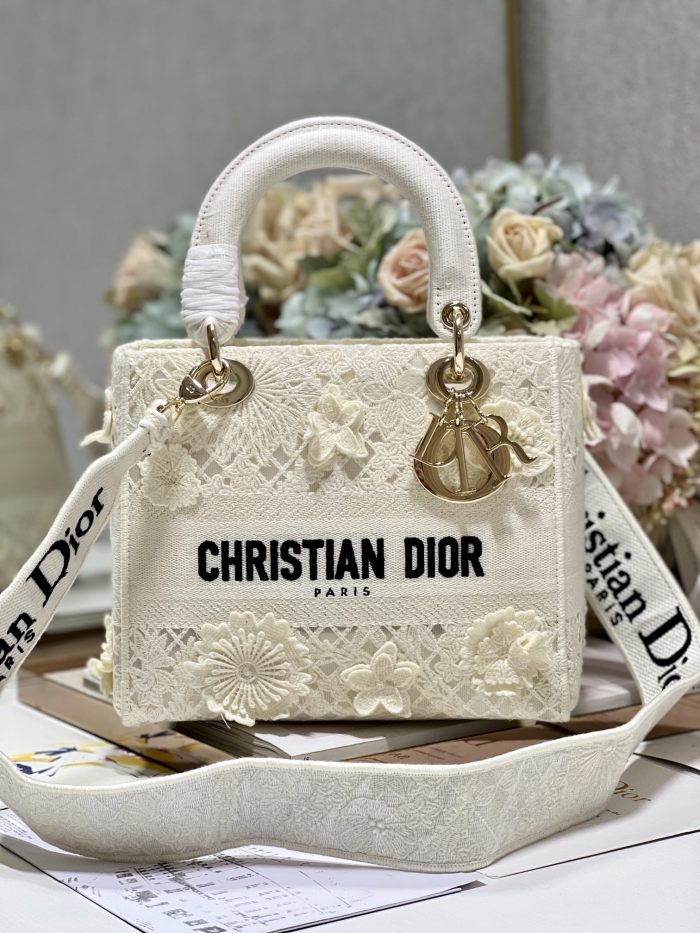 Handbags Dior 9207 size：24*20*11 cm