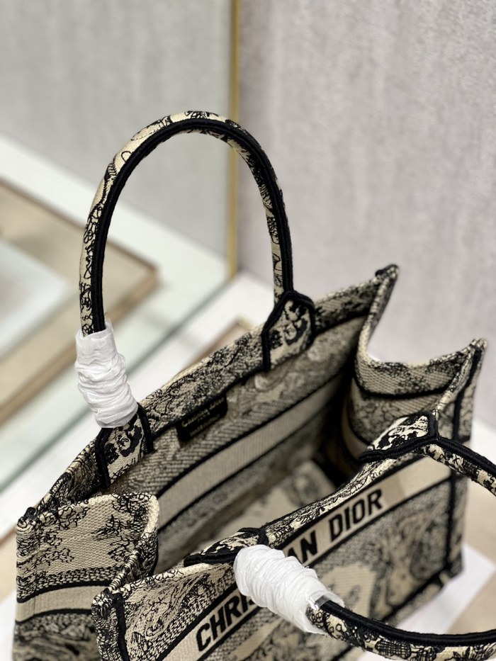  Handbags Dior Tote 8001 size:36*18*26 cm