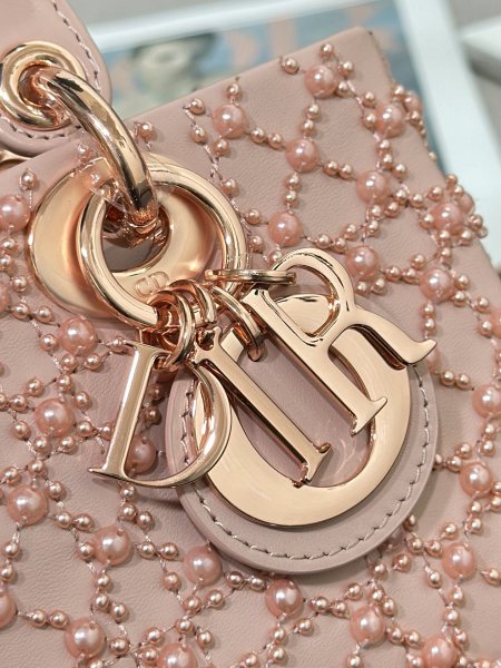  Handbags Lady Dior M0613 size:22*12*6 cm