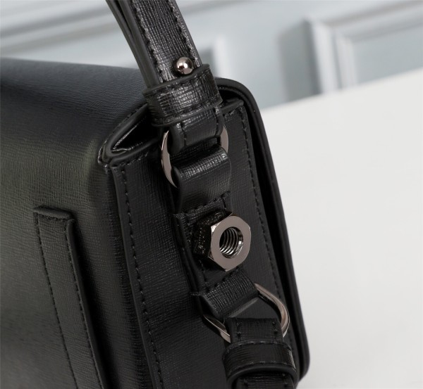 handbags OFF-White 527（4338650）size:18*16*9cm