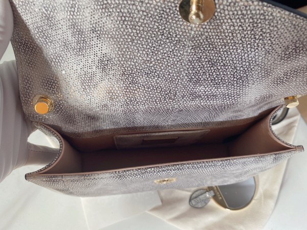  Handbags Bvlgari 381029880 size:22*13*5 cm