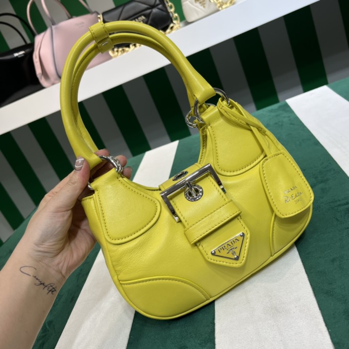  Handbags Prada PRADA PASSAVELA  1BA381 size:23x16x9 cm