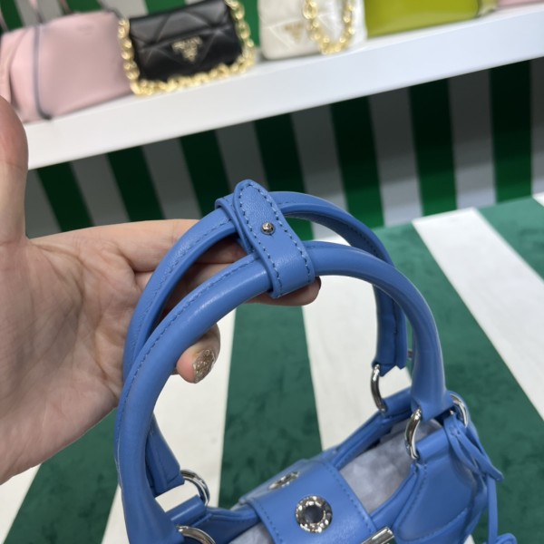  Handbags Prada PRADA PASSAVELA  1BA381 size:23x16x9 cm