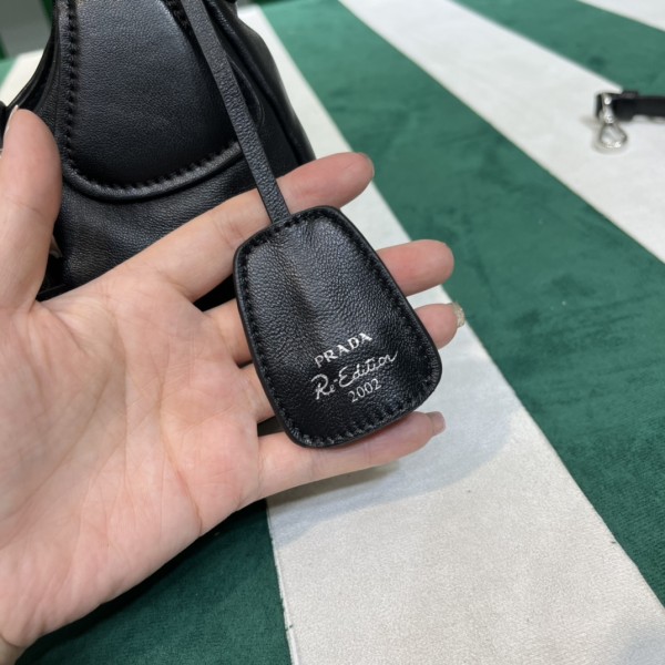  Handbags Prada PRADA PASSAVELA  1BA381 size:23x16x9 cm