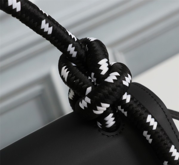 handbags OFF-White OWNA092R20H000681000 size 22*23*10 cm