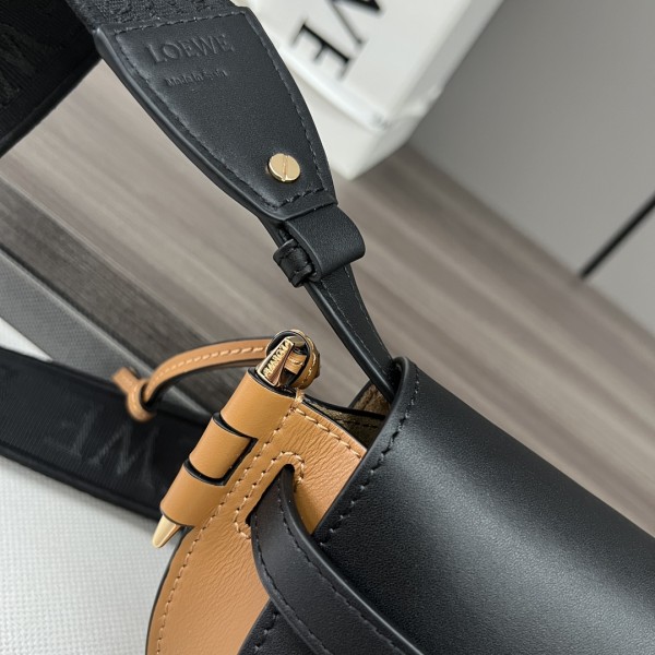  Handbags LOEWE 61824  size:21*12.5*9.5 cm