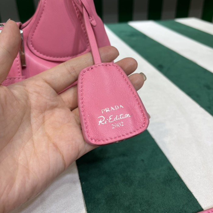  Handbags  Prada PRADA PASSAVELA  1BA381 size:23x16x9 cm