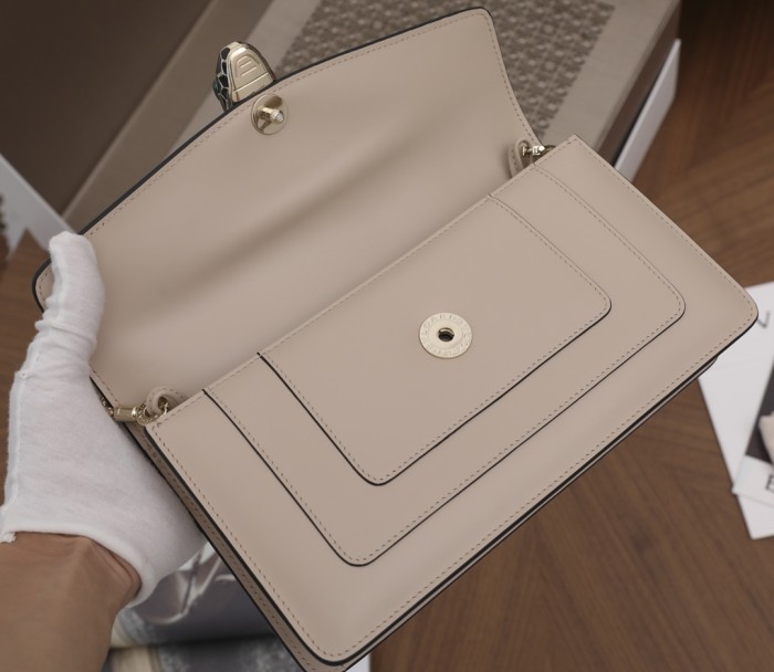  Handbags Bvlgari 370449850 size:25*12*3.5 cm