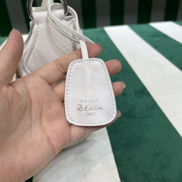  Handbags Prada PRADA PASSAVELA  1BA381 size:23x16x9 cm