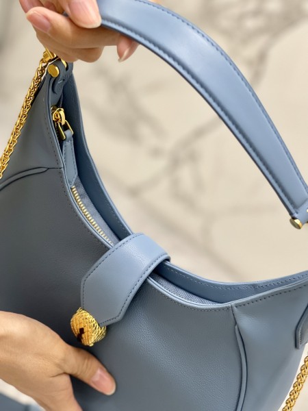  Handbags Bvlgari 291636 size:25.5*25*5.5 cm