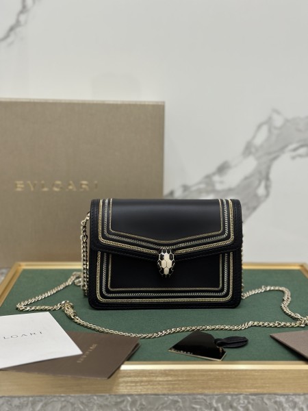  Handbags Bvlgari 288104 size:17 cm