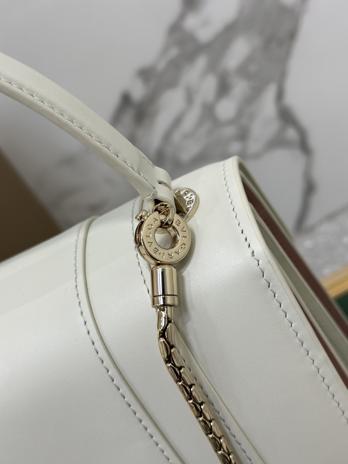  Handbags Bvlgari 38329 size:18*16*9 cm